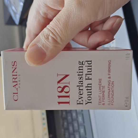 Clarins Everlasting Youth Fluid in 118N - Picture 1 of 2